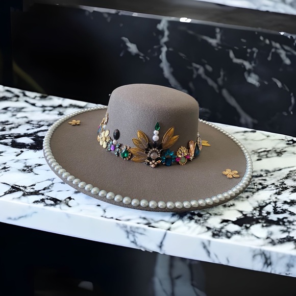 Beautiful hand embellished grey round wide brim Fedora hat. - Picture 6 of 6